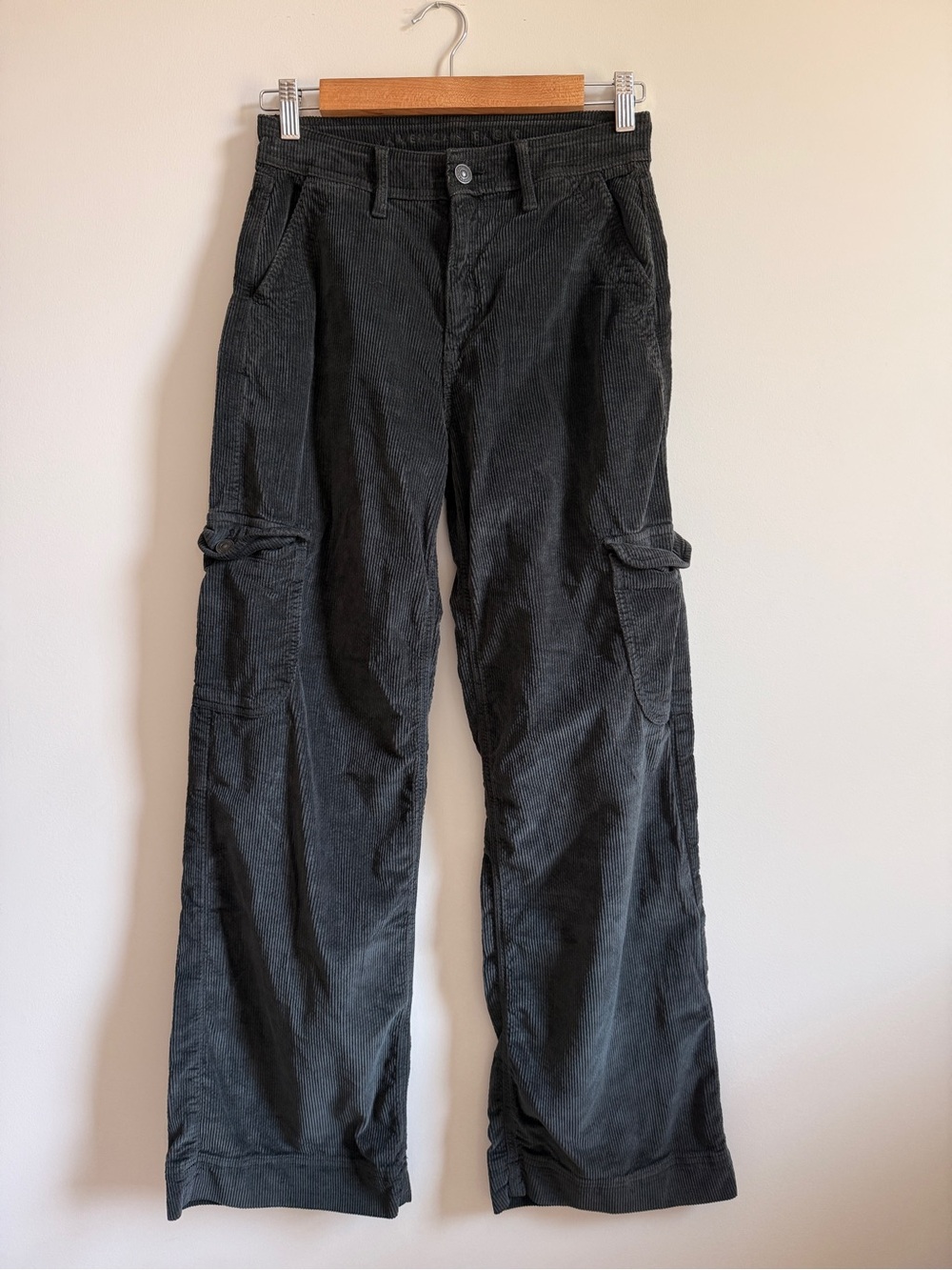 American Eagle Women’s Black Corduroy Cargo Pants